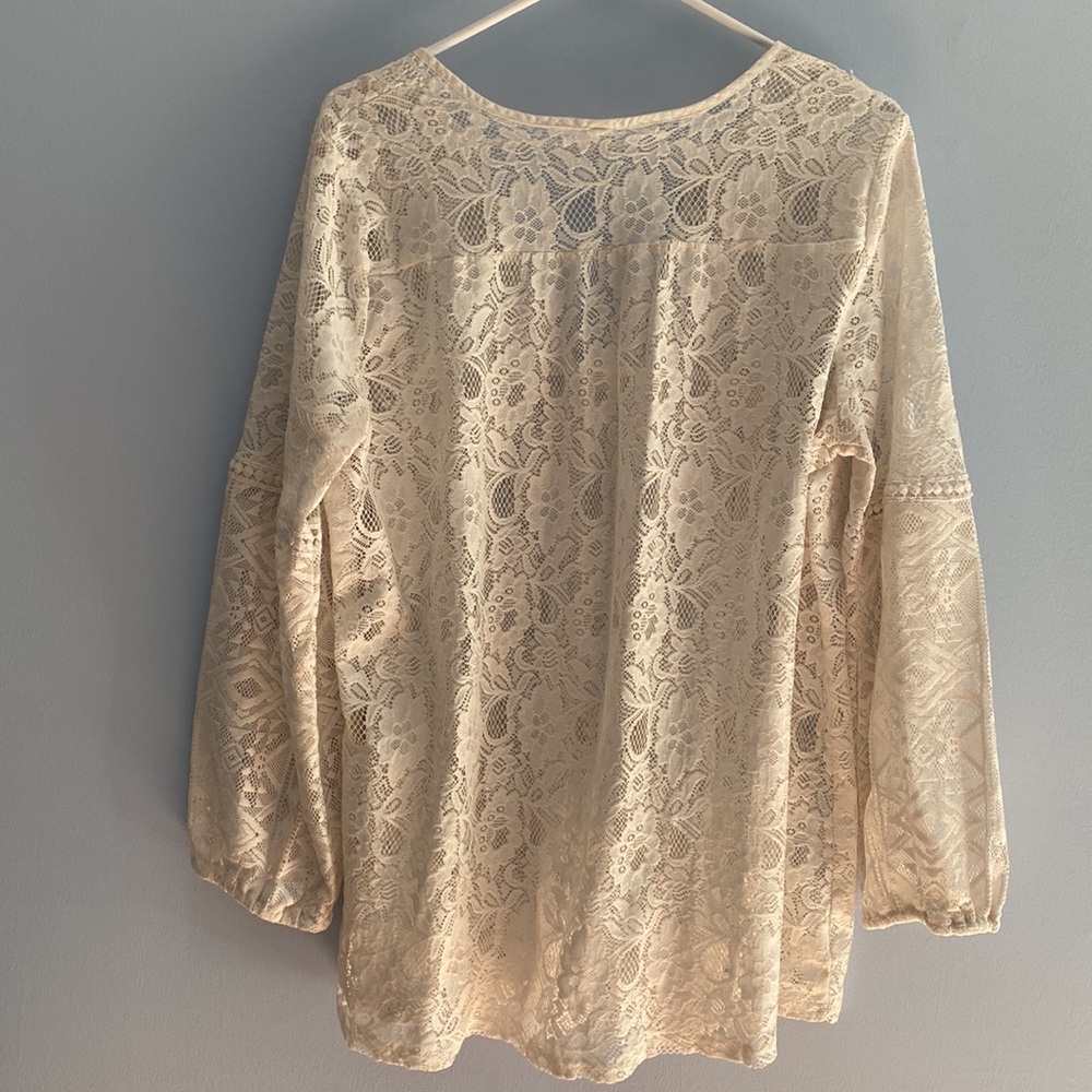 Xhilaration Women’s Cream Lace Blouse - Picture 2 of 7